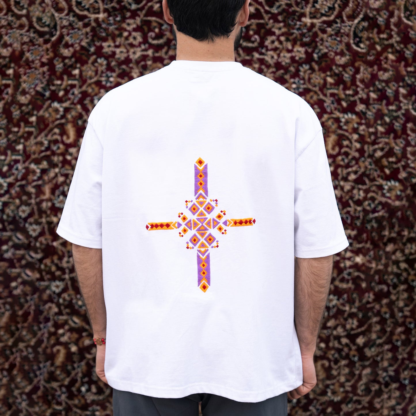 Anārak – White Oversized T-Shirt